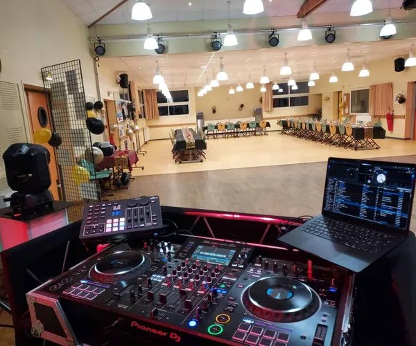 Ambiance festive avec DJ Sono Presta 29