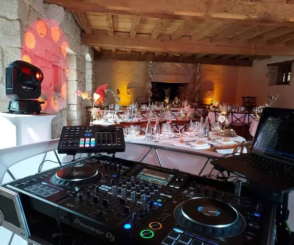 Installation DJ pour mariage élégant en Finistère
