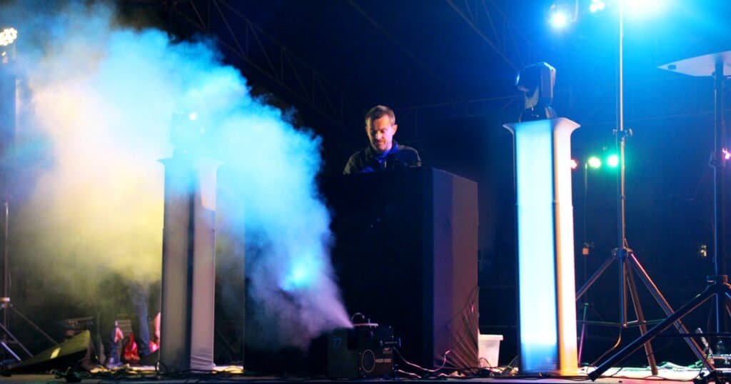 prestation dj en extérieur fête Finistère sonorisation éclairage